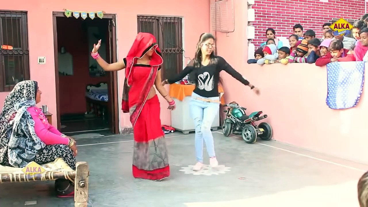 सास ने कराया ननद और बहु का Dance में कॉम्पिटिशन Manna Jeete ji maregi danger look Teri
