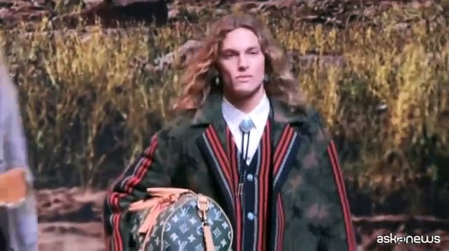 Parigi, Pharrell Williams con show western apre la settimana della moda