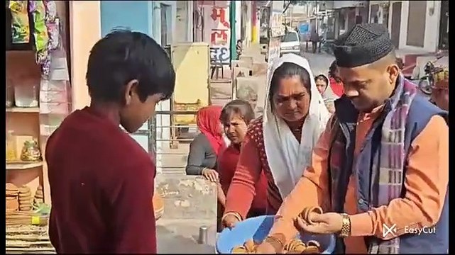 हिन्दू-मुस्लिम की पूजा पद्धति चाहे अलग-अलग हो, भारत का प्रत्येक व्यक्ति प्रभु श्रीराम का अनुयायी है