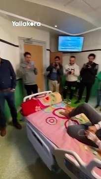 أهداه قميص الأهلي .. لفتة طيبة من كولر تجاه أحد أطفال مستشفى سرطان الأطفال