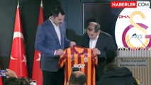 AK Parti İstanbul Büyükşehir Belediye Başkan Adayı Murat Kurum, Galatasaray Spor Kulübü'nü ziyaret etti