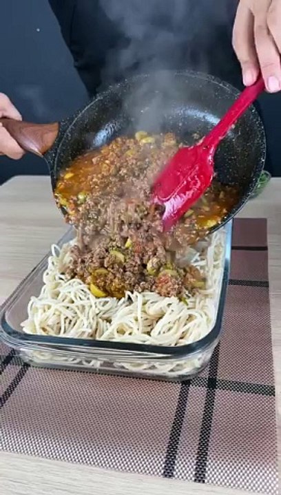 When I make pasta with meat like this, everyone asks me for the recipe!