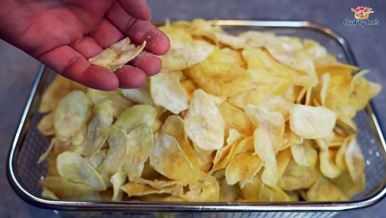 How to Make Crispy Banana Chips in 10 Minutes ! Street food is loved by many people