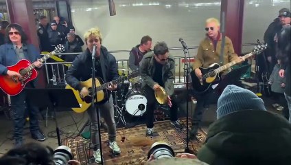 Green Day : Basket Case in the New York Subway 2024 surprise gig
