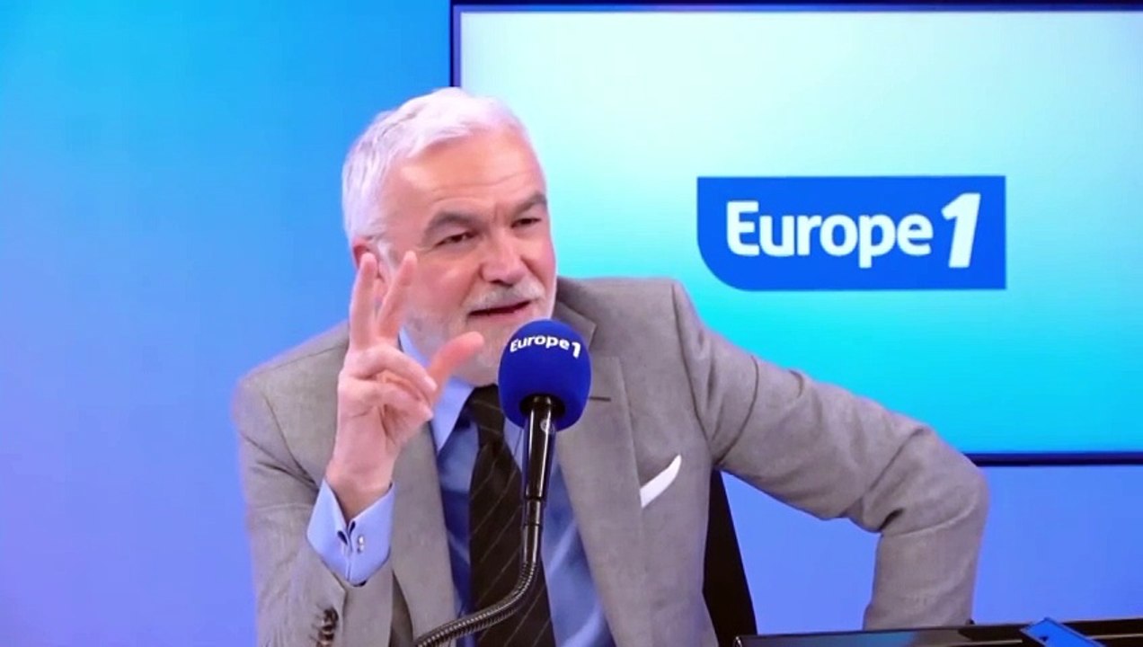 Laurence Ferrari, seule journaliste à avoir osé "bousculer" Emmanuel Macron s'explique : "On n'est pas là pour écouter benoîtement. Il ne supporte pas la contradiction, c'est son problème !"