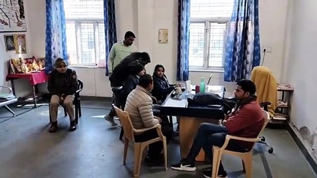 एसीबी ने रिश्वत लेते एएसआई और दलाल को पकड़ा.... देखें वीडियो .....