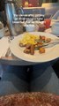 Colazione a buffet nell'hotel, si abbuffano, ma ci dovete100 euro