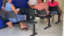 Após sofrer tombo em UBS de Cajazeiras, homem reclama da situação das cadeiras e cobra providências