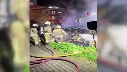 Ataşehir'de ev alev alev yandı