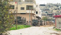 شاهد: بالآليات العسكرية والجرافات..الجيش الإسرائيلي يقتحم مخيم طولكرم ويقتل 5 فلسطينيين