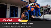 Satpolairud Polres Pelalawan Salurkan Air Bersih Ke Warga Terdampak Banjir