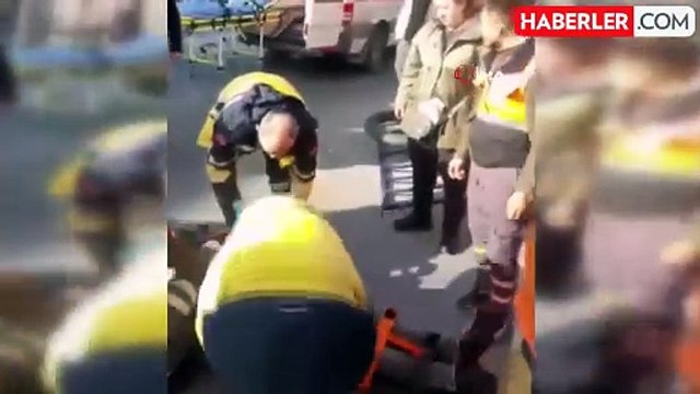 Eyüpsultan'da motosiklet sürücüsü 2 kişiye çarpıp kaçtı