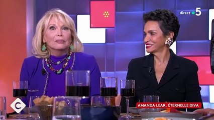 Amanda Lear évoque sa situation financière dans "C à Vous" sur France 5.