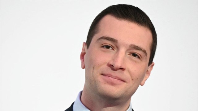 GALA VIDEO - Jordan Bardella : ce cliché au côté de Jean-Marie Le Pen qui risque de faire jaser