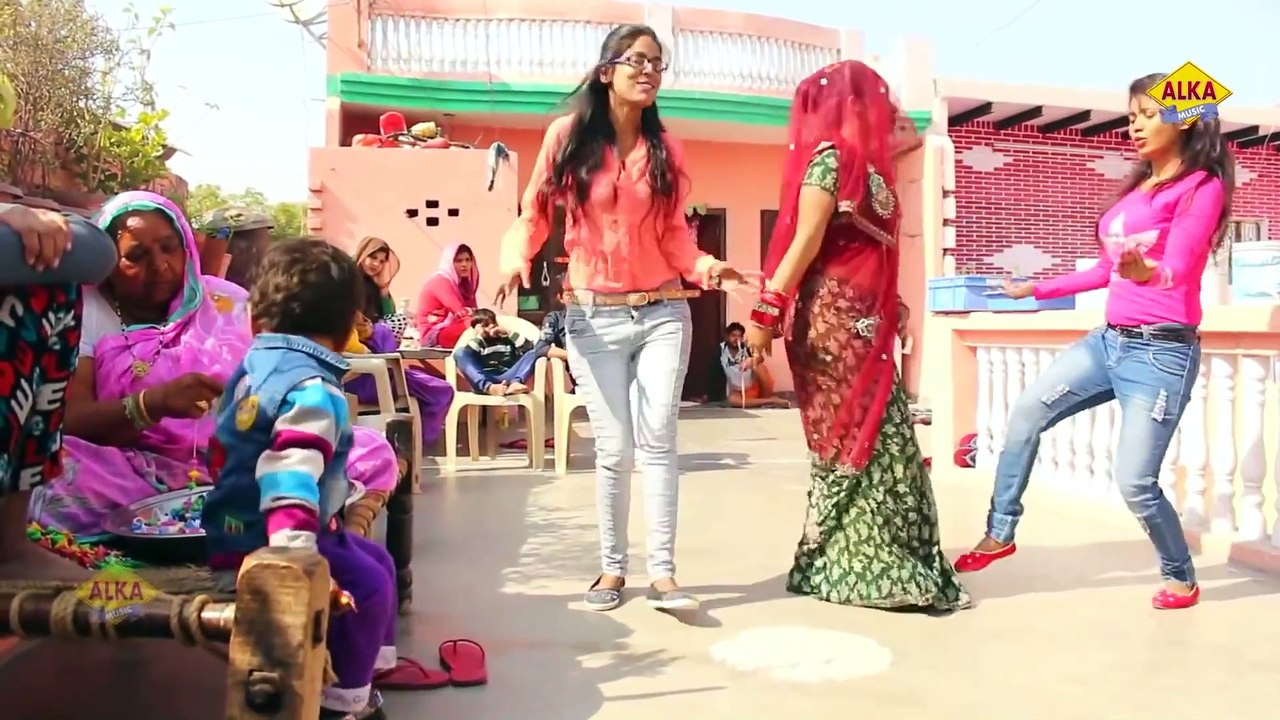 नन्द और उसकी सहेली ने किया बहु के साथ Dance में कॉम्पिटिशन ｜｜ Manna Jeete ji maregi danger look Teri