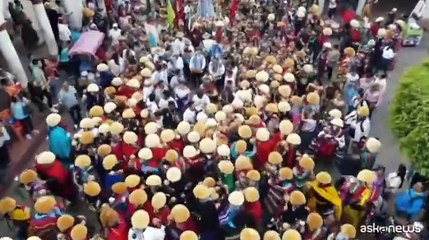 I "Parachicos" sfilano in Messico per il festival nel Chiapas