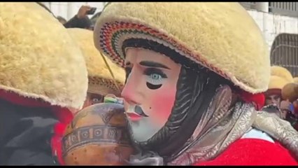 I "Parachicos" sfilano in Messico per il festival nel Chiapas