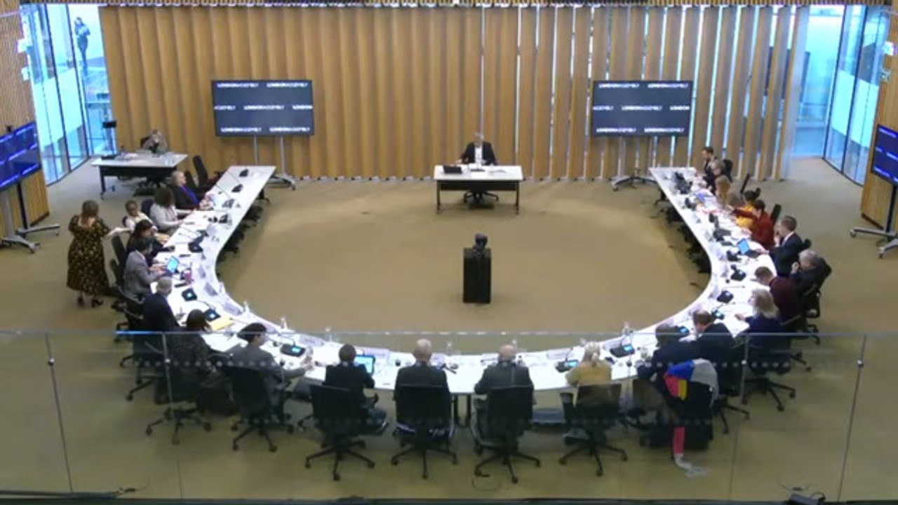 Green Party AM Siân Berry challenges Sadiq Khan over suprise revised budget