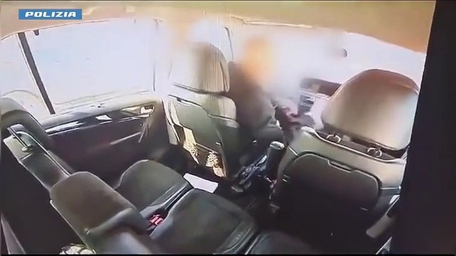 Assago, 570 chili di hashish nascosti in un box e la cocaina nascosta nell'auto: due arresti