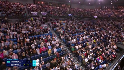 32 minutes, 14 balles de match et 22-20 : le meilleur du tie-break fou entre Blinkova et Rybakina