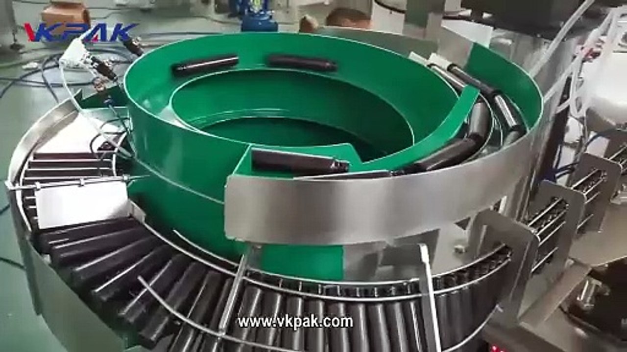 Machine de remplissage et de bouchage de petites bouteilles VKPAK