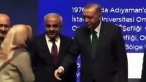 Aday tanıtımında Erdoğan'ın eli havada kaldı