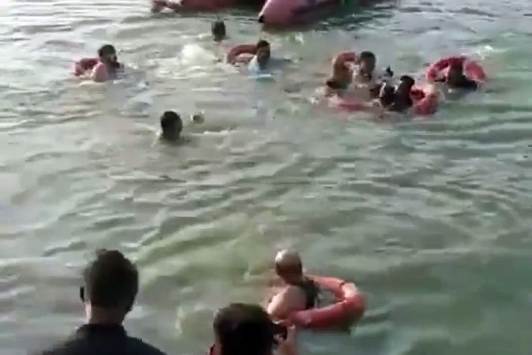 vadodara boat accident: गुजरात के वडोदरा की हरानी झील में नाव पलटने से 11 की मौत