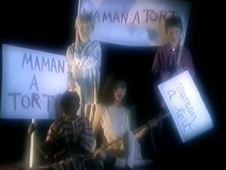 Mylène Farmer : son premier clip "Maman a tort"