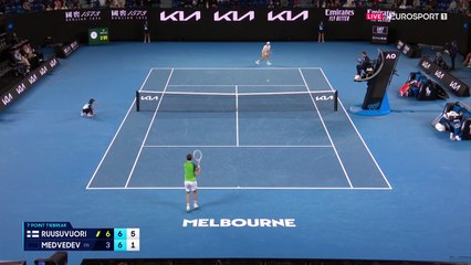 Medvedev totalement déréglé, 2 sets à 0 pour Ruusuvuori : comment le Finlandais a pris le large