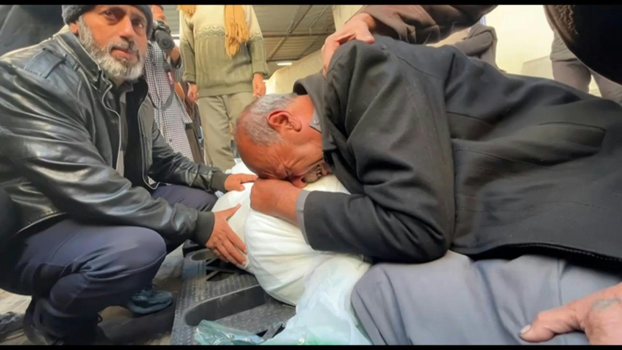 Kämpfe im Nahostkrieg gehen weiter - Hamas meldet 90 Tote