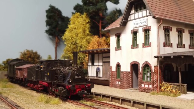 Beautiful model railway of steam trains and steam locomotives used in East Germany - Video by Pilentum Television