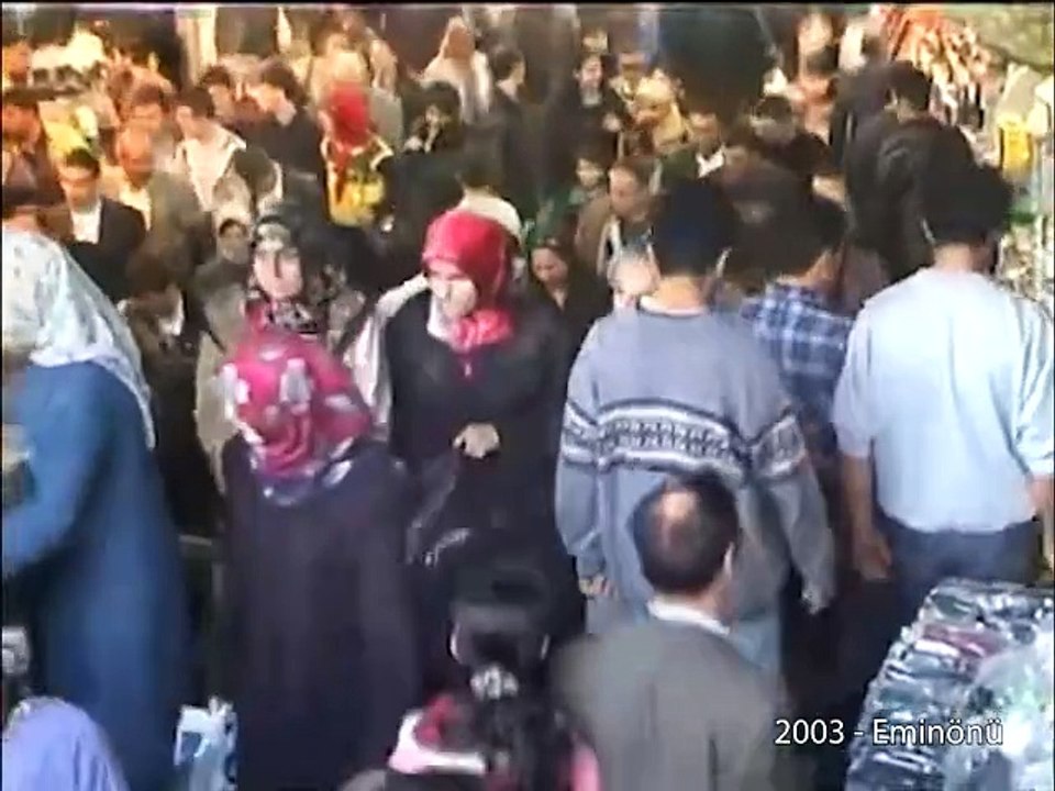 2003 Eminönü - İstanbul  2003 Yılı İstanbul - Eminönü!-Görüntüler yıl olarak fazla uzak değil ama gü