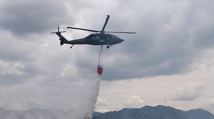 Así funciona el ‘Bambi Bucket’ con el que intentan apagar el incendio en los cerros orientales