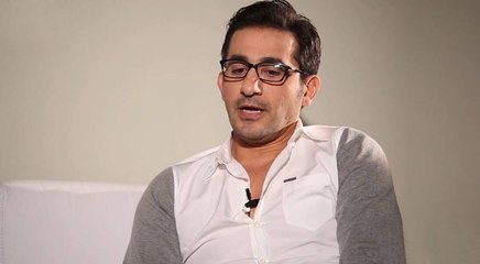 أحمد حلمي يزور مستشفى القلب في أول ظهور بعد وفاة شقيقه