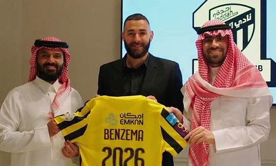 كريم بنزيما باقٍ قي اتحاد جدة