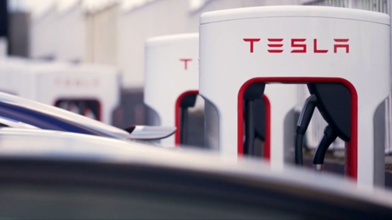 ‘Tesla isn’t very good at explaining some things’: Expert says there’s a simple hack to charging your EV battery in the cold