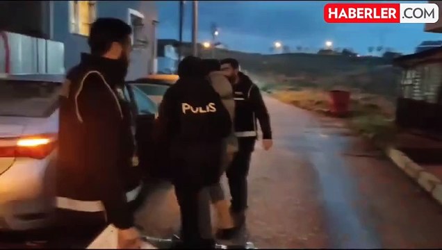 13 ilde eş zamanlı operasyon! Haklarında kırmızı bülten ve acil yakalama kararı bulunan 42 kişi yakalandı