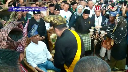 Momen Anies Disambut Adat Melayu saat Tiba di Batam, dan Janjikan Hal Ini Dalam Kampanye