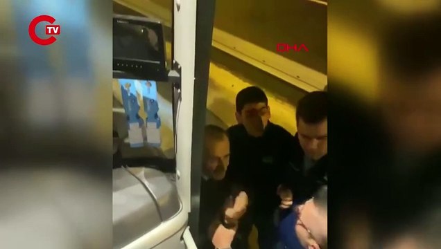 Otobüs şoförü ve muavin birbirine girdi; yolcular sinir krizi geçirdi