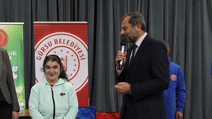 Bursa Gürsu'da Feride Ağalı Başkan Işık ile beraber atık topladı