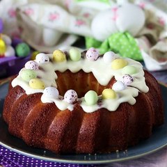 Bundt cake de pâques au citron et chocolat blanc