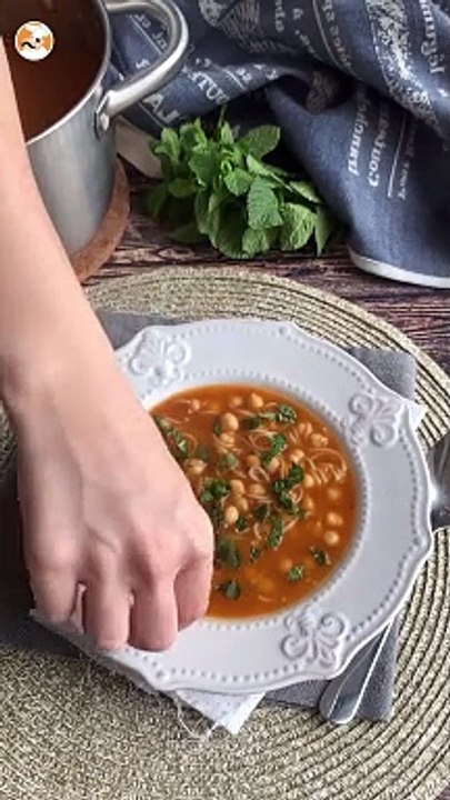 Vegetarische chorba, die duftende, schmackhafte und ausgezeichnete suppe!