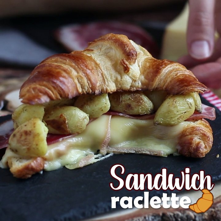 Raclette-croissant-sandwich für einen gelungenen gourmet-brunch!