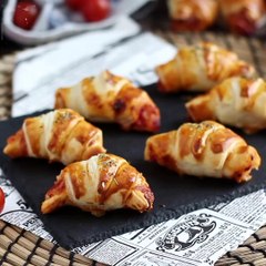 Croissants pizza de jamón y queso
