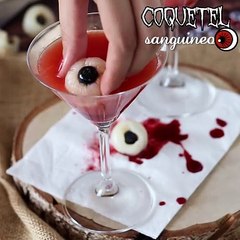 Cocktail sanguíneo de halloween (sem álcool)