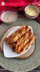 Torcidos folhados e recheados com pesto e queijo mozzarella