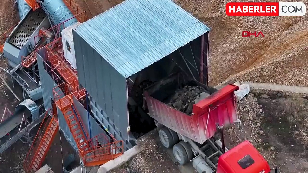Turhal Belediyesi Asfalt Atıklarını Geri Dönüştürerek Yol Yapımında Kullanıyor