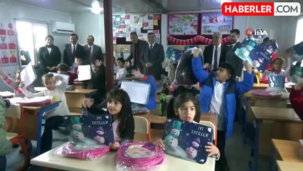 Konteyner okulda karne heyecanı