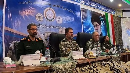 إيران تجري مناورات عسكرية وسط توترات إقليمية