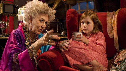 Lili la petite sorcière, le dragon et le livre magique